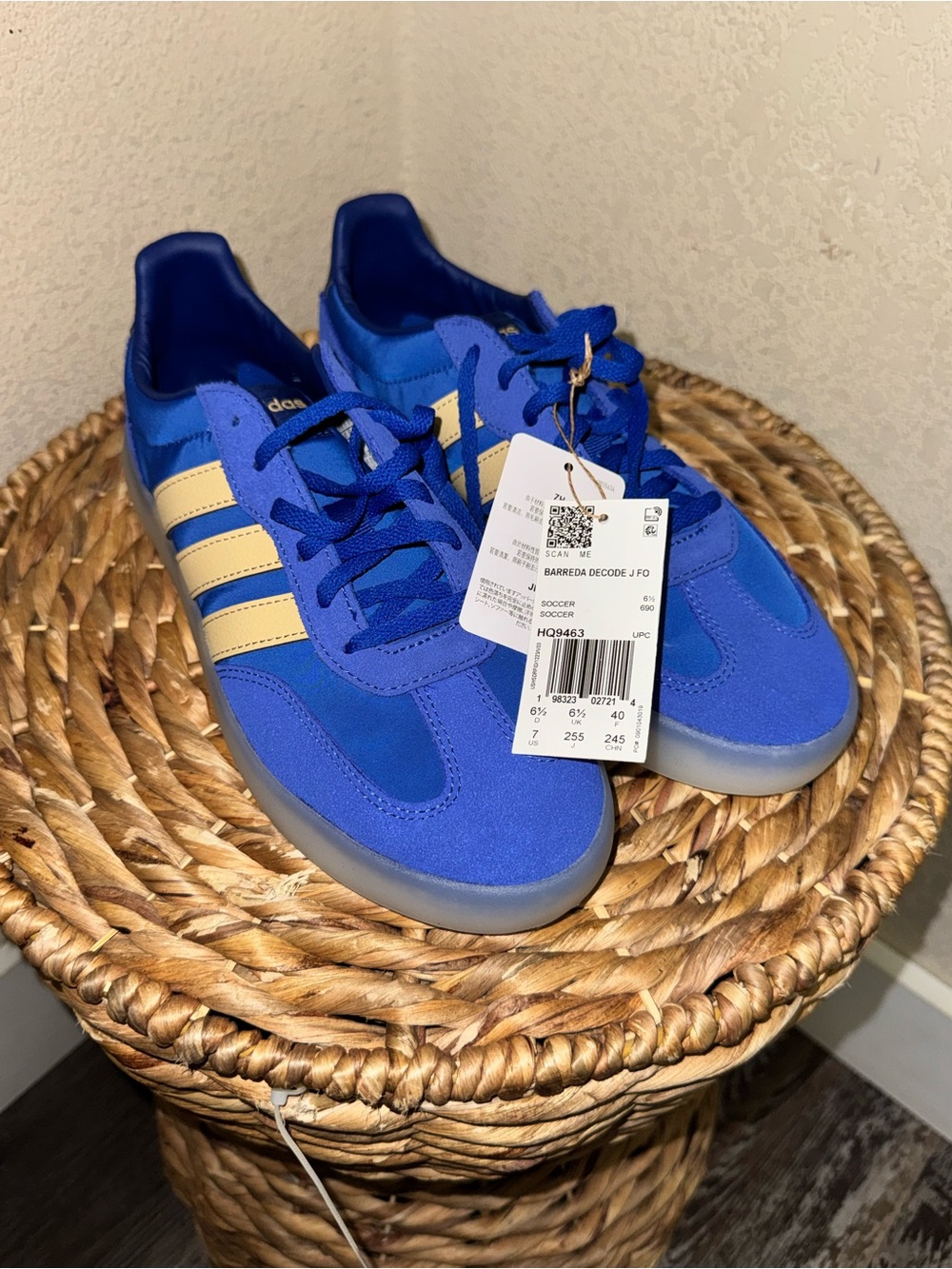 adidas Men’s Barreda Decode size 7 Royal Blue & Cream Retro Trainer